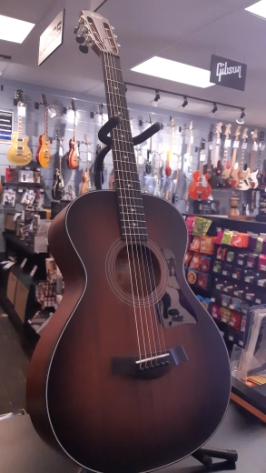 Taylor Guitars - 322E 12FRT VCL